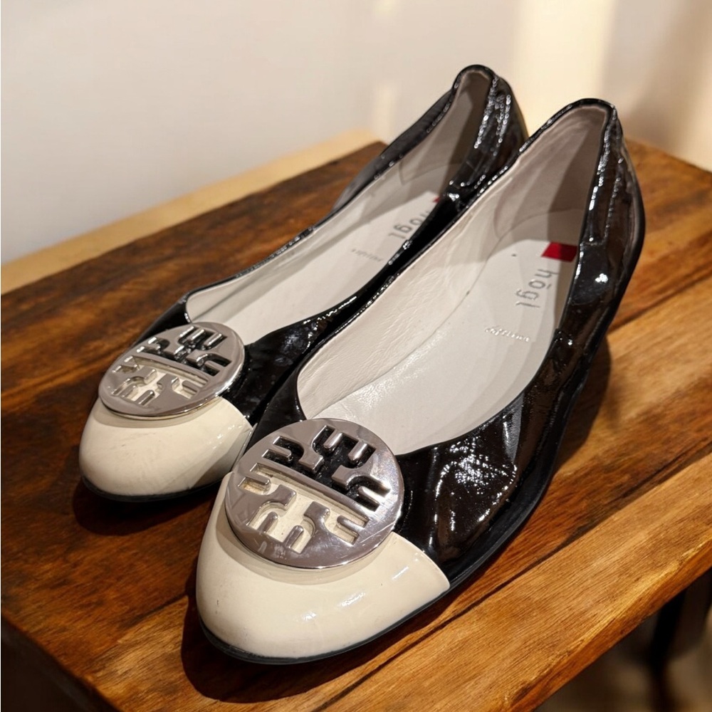 Hogl Black and Cream Two-Tone Ballet Flats with Medallion Ornament size 9